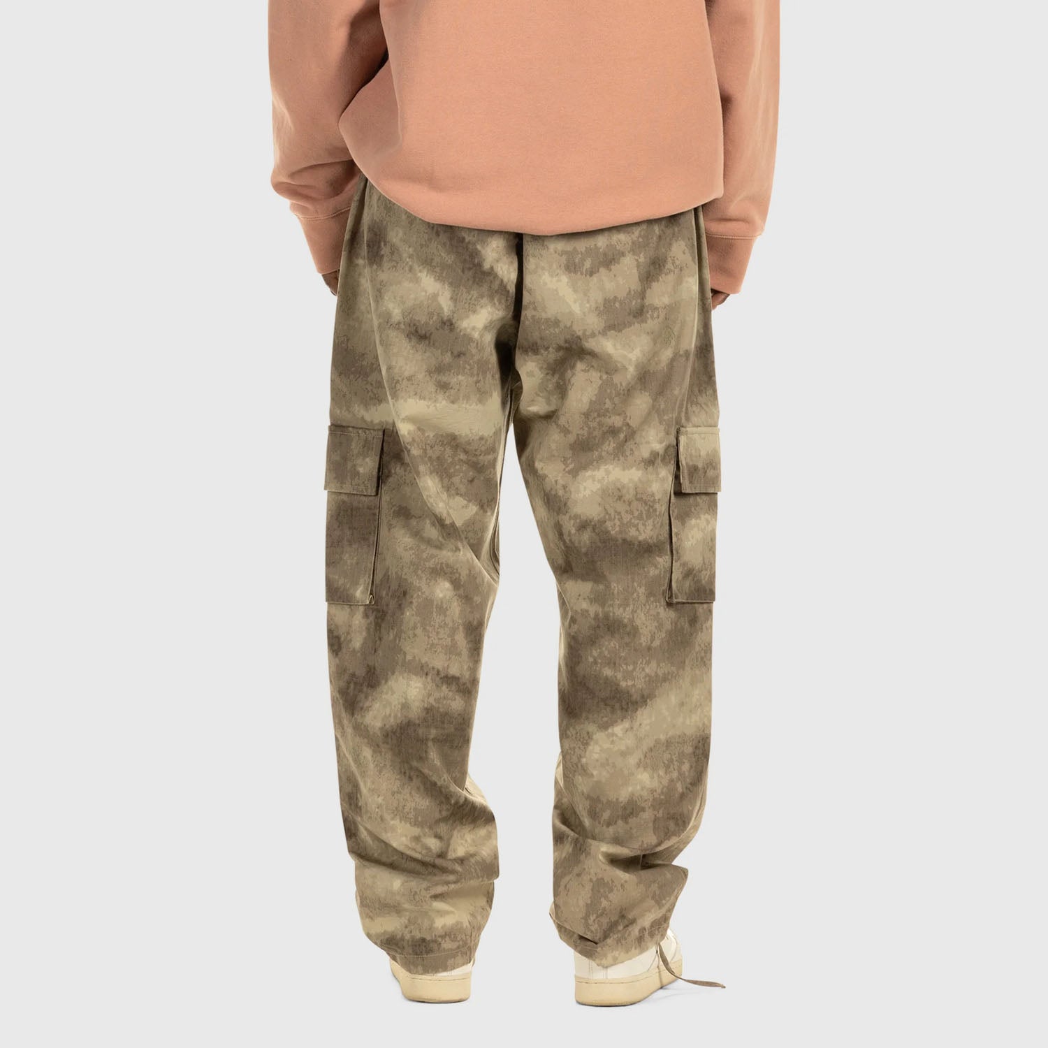 Khaki camo sales cargo pants